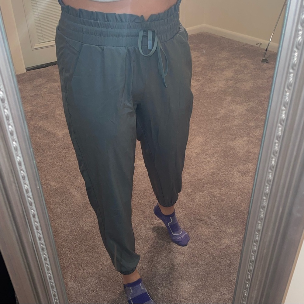Olive Green High-Waisted Joggers – Size Medium
